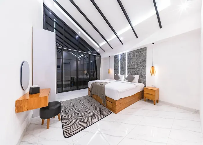 Loft 360 By R Us スミニャック